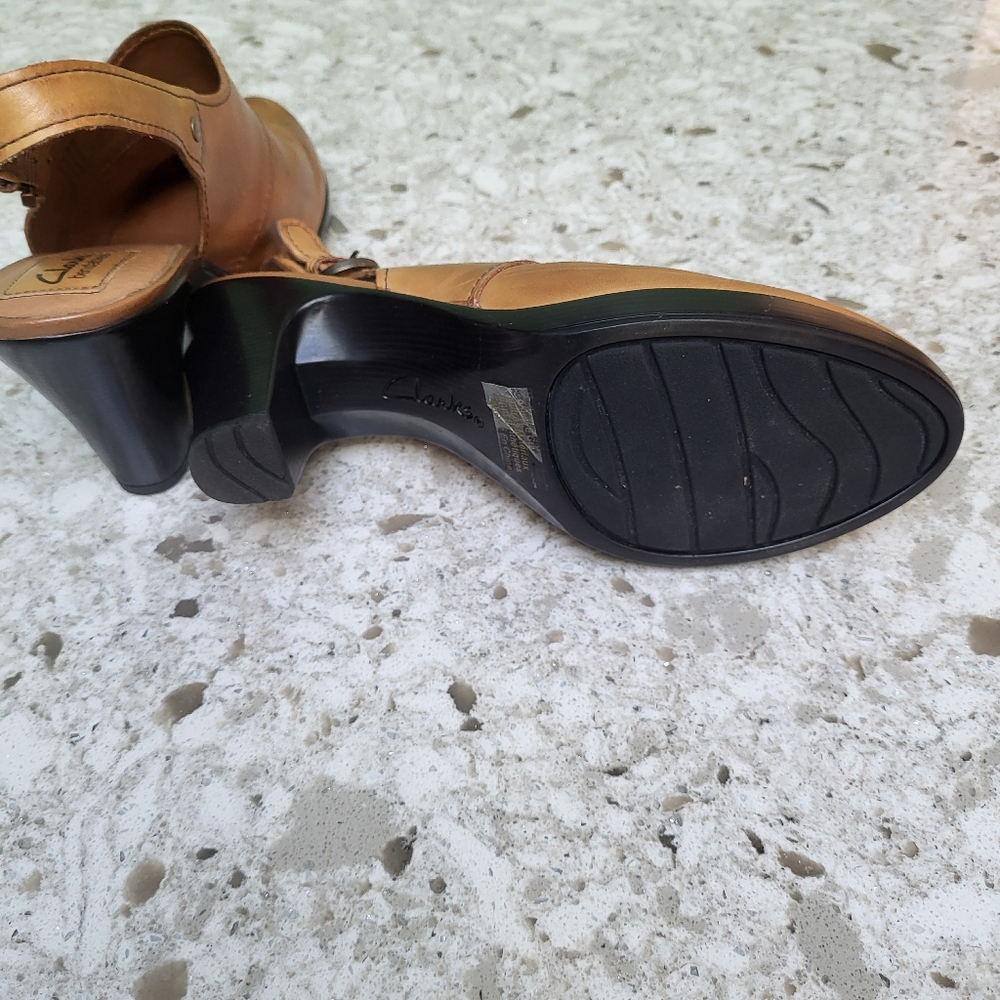 NEW Leather Mule with Strap by Clark Bendables - Size 8 - Picture 5 of 6
